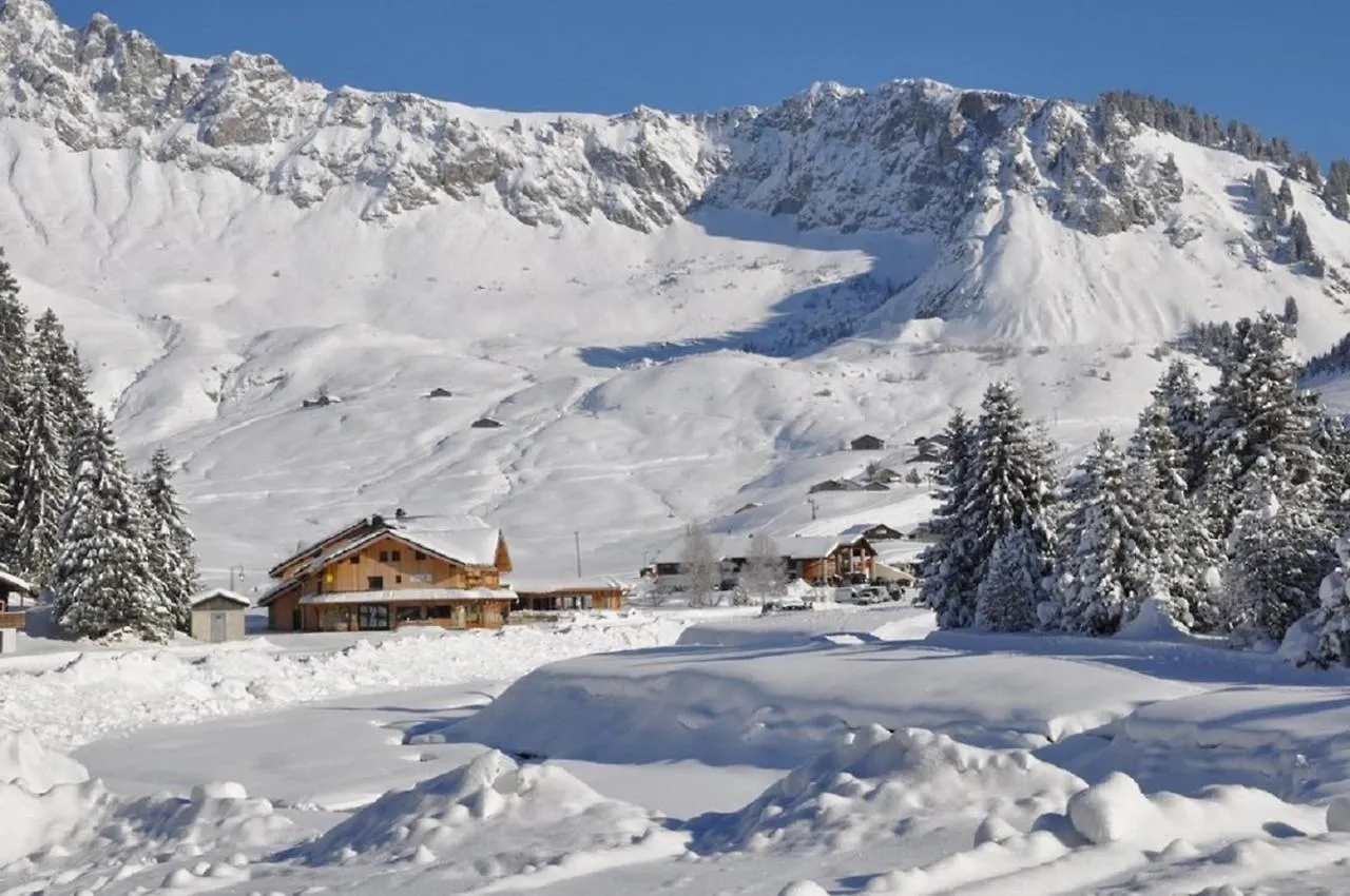 Hotel Les Roches 1500 à Mieussy