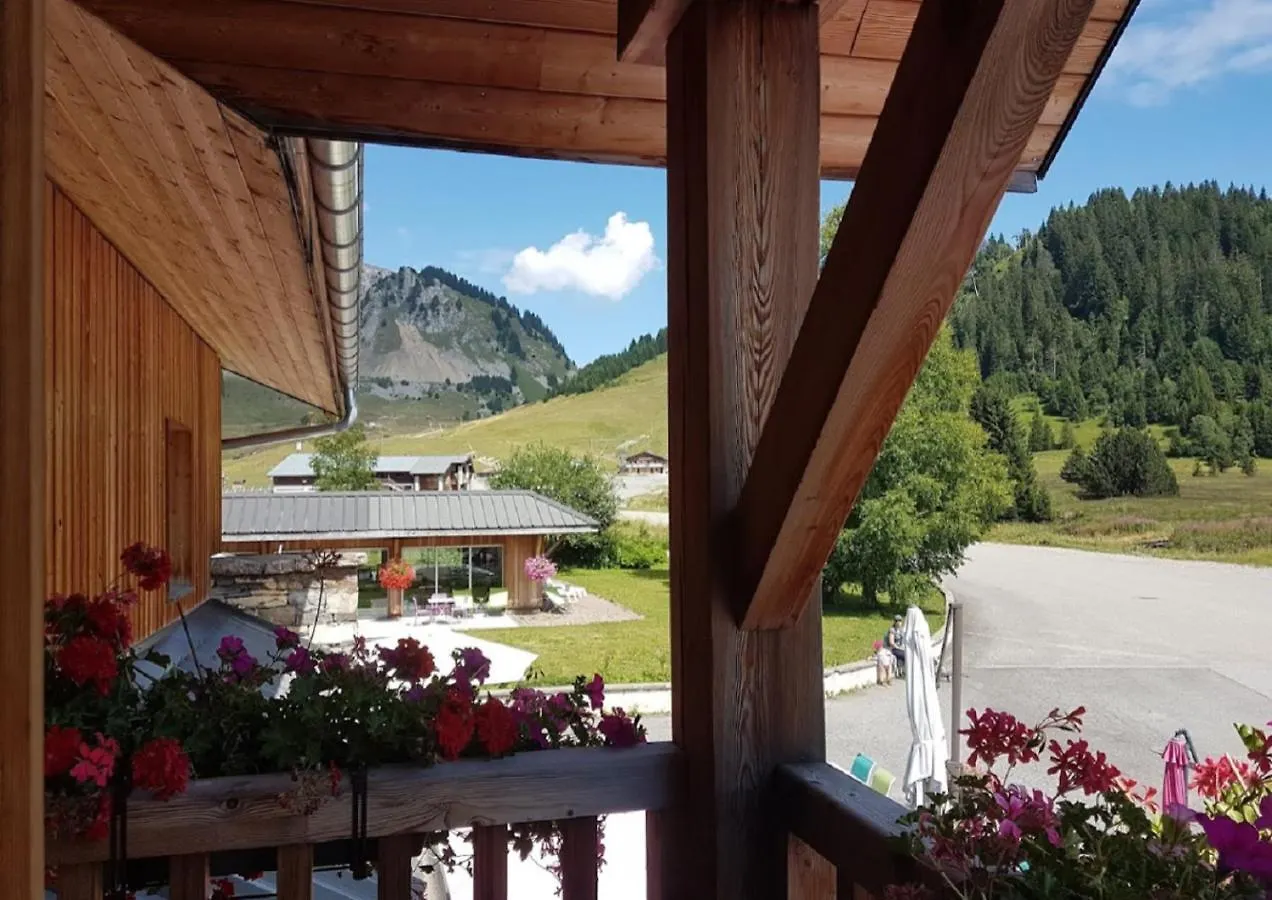 Hotel Les Roches 1500 à Mieussy 3*,  France